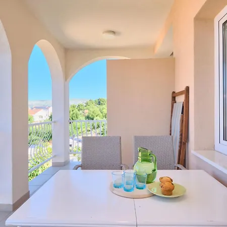 Apartment Meri 1 By Interhome